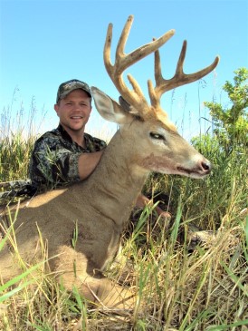 Wyoming Milliron TJ outfitting whitetail Deer Hunting at its finest.